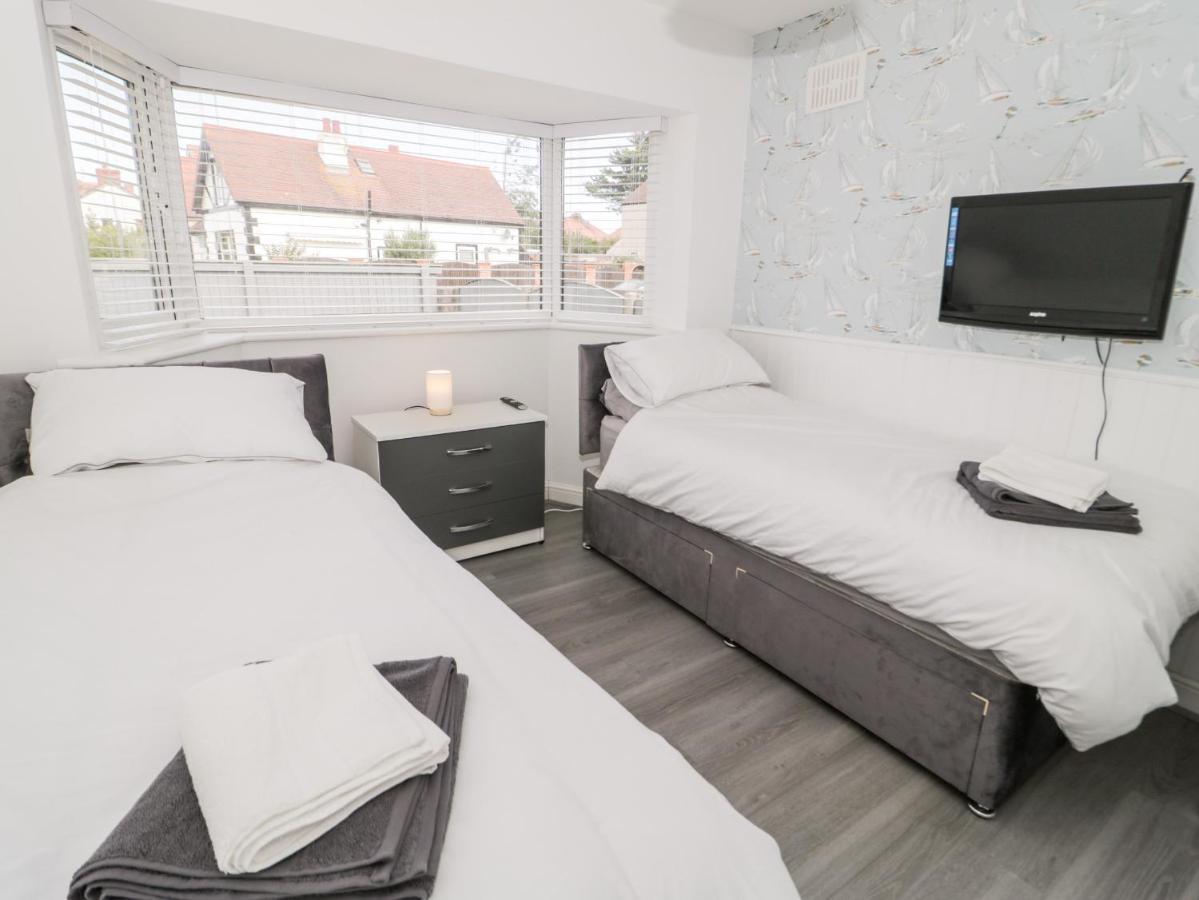 Seaside Retreat Villa เพรสตาติน ภายนอก รูปภาพ